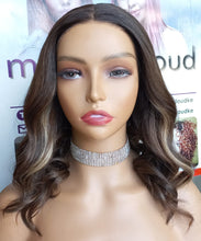 Load image into Gallery viewer, Wavy Lace Front Wig Jimena
