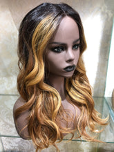 Load image into Gallery viewer, Wavy Lace Front Wig Cece
