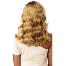 Load image into Gallery viewer, Layered Wavy Lace Front Wig Lana
